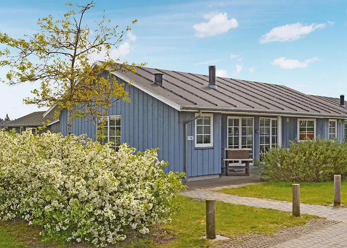 4 Bedroom Lovely In Ferienhaus